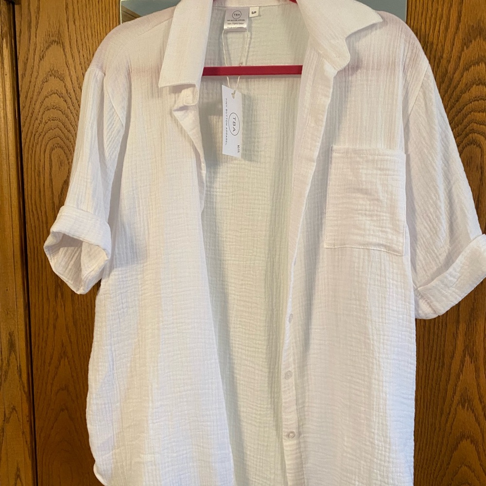 TBA White Women’s Casual Button Down Shirt